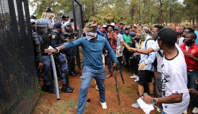 Νότια Αφρική: Σκοτώθηκε ηγετικό στέλεχος φοιτητικής οργάνωσης Νότια Αφρική: Σκοτώθηκε ηγετικό στέλεχος φοιτητικής οργάνωσης