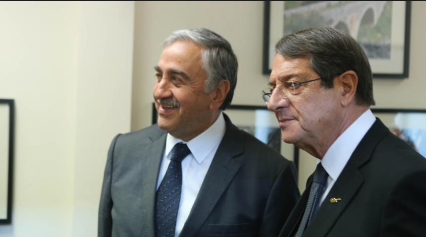 Πίσω στο τραπέζι των διαπραγματεύσεων Αναστασιάδης-Ακιντζί Πίσω στο τραπέζι των διαπραγματεύσεων Αναστασιάδης-Ακιντζί