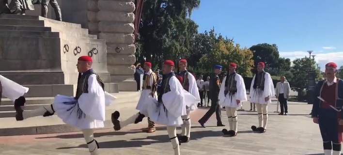 Εντυπωσιακή η παρέλαση των Ευζώνων στην Αδελαΐδα