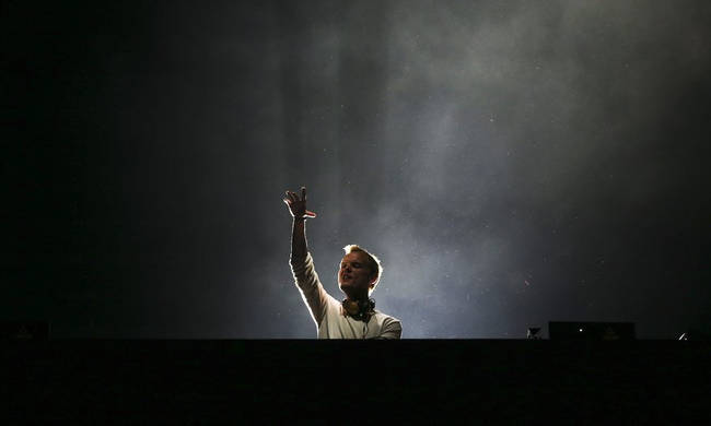Πέθανε ο διάσημος παραγωγός και dj Avicii