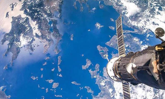 Η παράξενη στιγμή που άνθρωποι εκτός του πλανήτη Γη εξυμνούν την Ελλάδα Η παράξενη στιγμή που άνθρωποι εκτός του πλανήτη Γη εξυμνούν την Ελλάδα