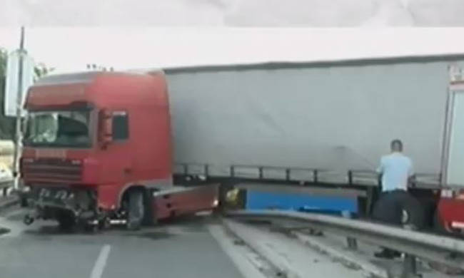 Εξέλιξη – σοκ στο θανατηφόρο τροχαίο στον Κηφισό – Δύο νεκροί, χαροπαλεύει γυναίκα Εξέλιξη – σοκ στο θανατηφόρο τροχαίο στον Κηφισό – Δύο νεκροί, χαροπαλεύει γυναίκα