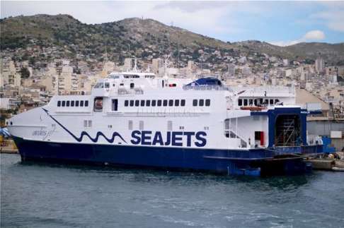 Λαύριο: Απαγορεύτηκε ο απόπλους του «Andros Jet» λόγω φθορών – Συνελήφθη ο πλοίαρχος