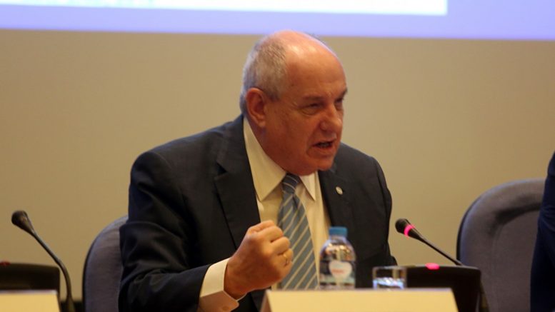 Δεν θα είστε ξανά ξεχασμένοι, επειδή ζείτε στην Αφρική, το μήνυμα Κουίκ στους ομογενείς Δεν θα είστε ξανά ξεχασμένοι, επειδή ζείτε στην Αφρική, το μήνυμα Κουίκ στους ομογενείς