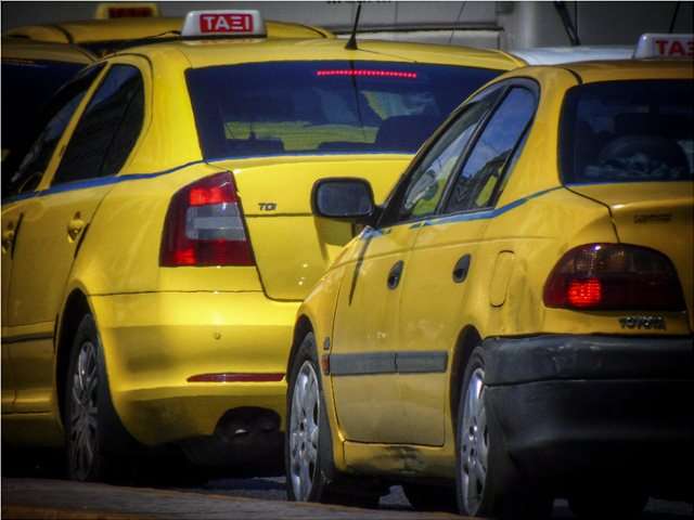 Πρόστιμα έως 4.000 ευρώ και αφαίρεση άδειας στους αγενείς ταξιτζήδες