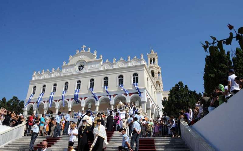 «Μήνυμα» διαχωρισμού Κράτους-Εκκλησίας μέσω… Παναγίας Τήνου