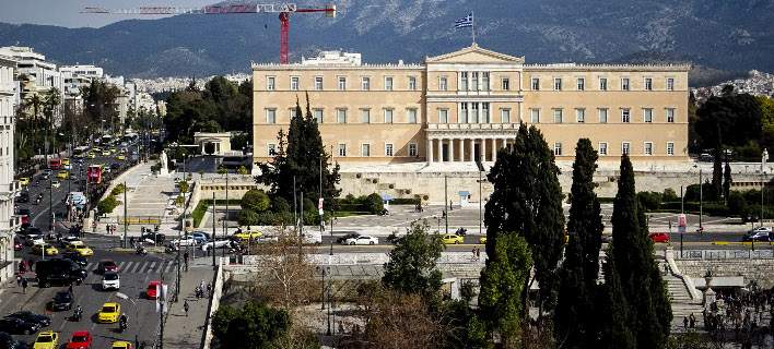 Neue Zürcher Zeitung: Πιθανές οι πρόωρες εκλογές εξαιτίας της συμφωνίας των Πρεσπών