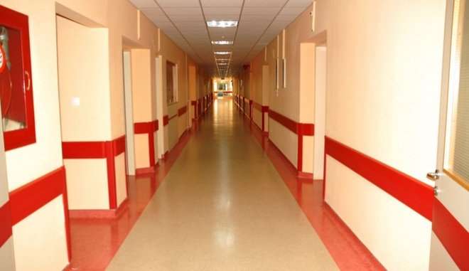 Νεκρό οκτάχρονο κοριτσάκι επειδή η μητέρα του το έβγαλε από το νοσοκομείο