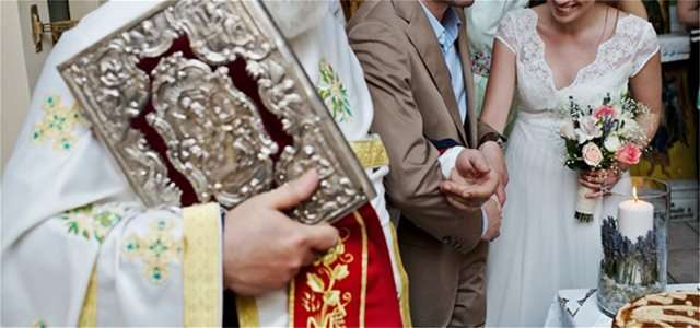 Απίστευτο σκηνικό σε γάμο στην Πάτρα: Πρώην σύζυγος επιτέθηκε σε γαμπρό και νύφη!