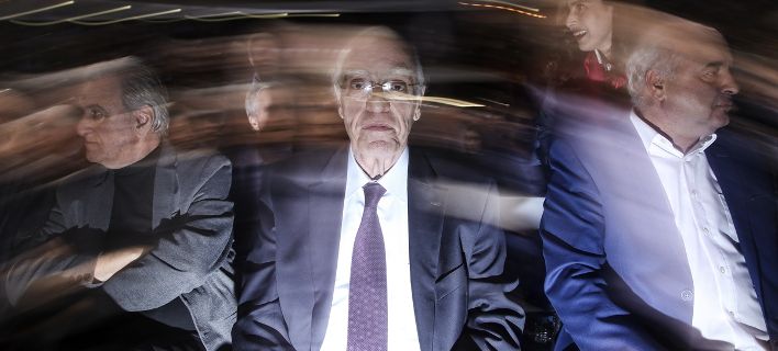 Αποστασία για να πέσει η Ενωση Κεντρώων βλέπει ο Λεβέντης