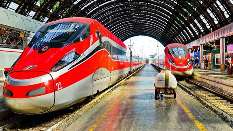 Θεσσαλονίκη: Επίσημη πρώτη για το “Ασημένιο Βέλος” Θεσσαλονίκη: Επίσημη πρώτη για το “Ασημένιο Βέλος”