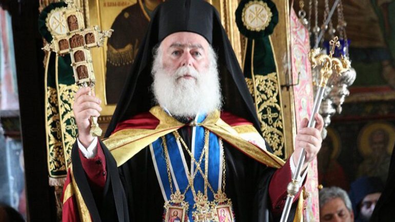 Ο Πατριάρχης Αλεξανδρείας Θεόδωρος αποτίει φόρο τιμής στον μακαριστό προκάτοχό του, Πέτρο
