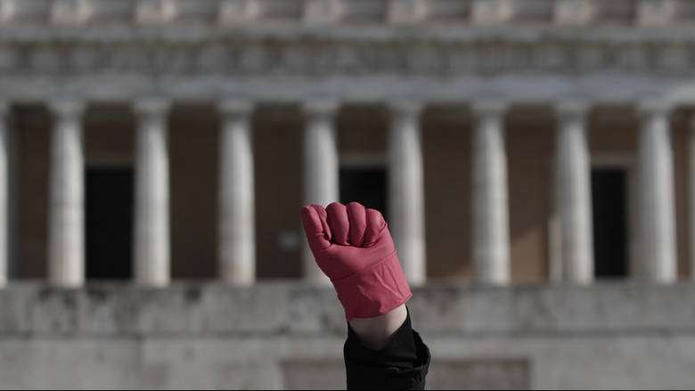 «Είναι στη φυλακή, σε άθλια κατάσταση»: Γολγοθάς καθαρίστριας για μια τάξη του δημοτικού