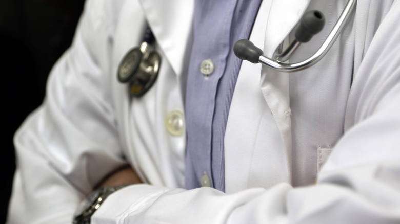 Περισσότεροι από 17.500 οι Έλληνες γιατροί που έχουν μεταναστεύσει