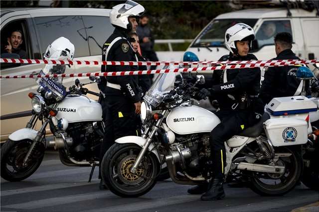 Μυστήριο με πυροβολισμούς έξω από νυχτερινό κέντρο στην Ιερά Οδό