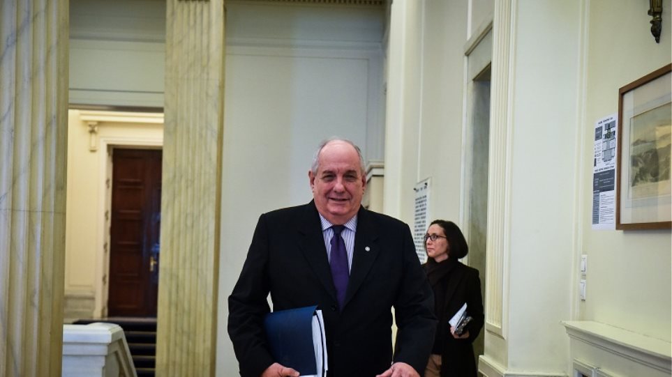 Για εκλογές τον Σεπτέμβριο μιλά ο Τέρενς Κουίκ