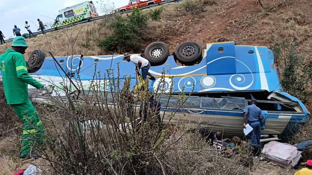 Πολύνεκρο τροχαίο στη Νότια Αφρική: Τουλάχιστον 42 νεκροί σε δυστύχημα με λεωφορείο