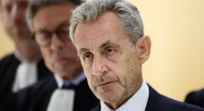 Ο Σαρκοζί καταδικάστηκε οριστικά μετά την επικύρωση του Ανωτάτου Δικαστηρίου για την υπόθεση της χρηματοδότησης από τη Λιβύη προεκλογικής εκστρατείας