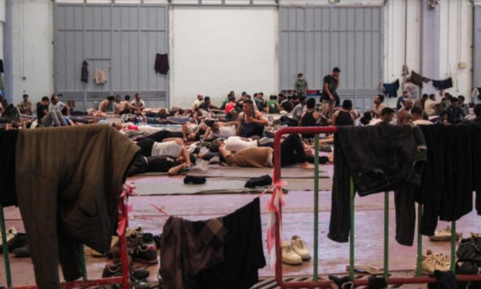 Εξέγερση στη δομή Σιντικής – Τριάντα μετανάστες περνούν τον Εισαγγελέα μετά τα βίαια επεισόδια Εξέγερση στη δομή Σιντικής – Τριάντα μετανάστες περνούν τον Εισαγγελέα μετά τα βίαια επεισόδια